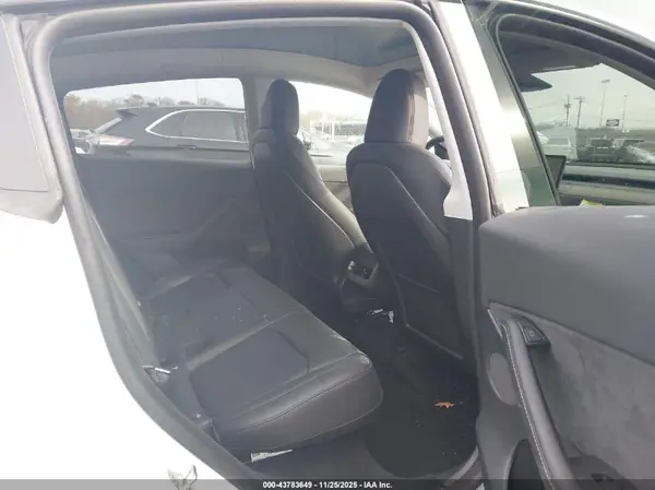 7SAYGDEE6NA013287 2022 TESLA MODEL Y - Image 8
