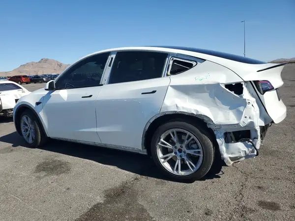 7SAYGDEE6NA014374 2022 TESLA MODEL Y - Image 2
