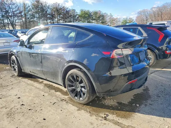 7SAYGDEE6NA014407 2022 TESLA MODEL Y - Image 2