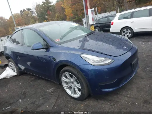 7SAYGDEE6NA017534 2022 TESLA MODEL Y - Image 1
