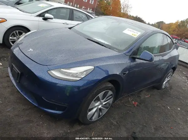 7SAYGDEE6NA017534 2022 TESLA MODEL Y - Image 2