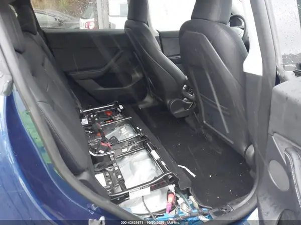7SAYGDEE6NA017534 2022 TESLA MODEL Y - Image 8