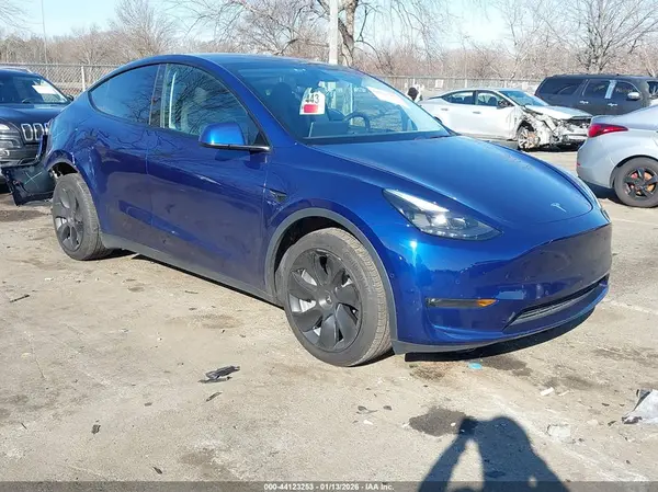 7SAYGDEE6NA019607 2022 TESLA MODEL Y - Image 1