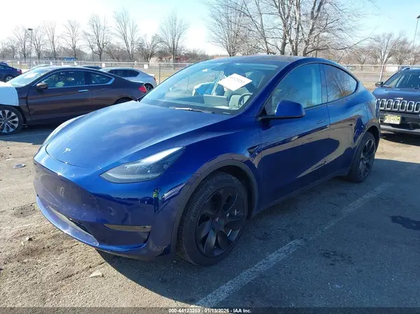 7SAYGDEE6NA019607 2022 TESLA MODEL Y - Image 2