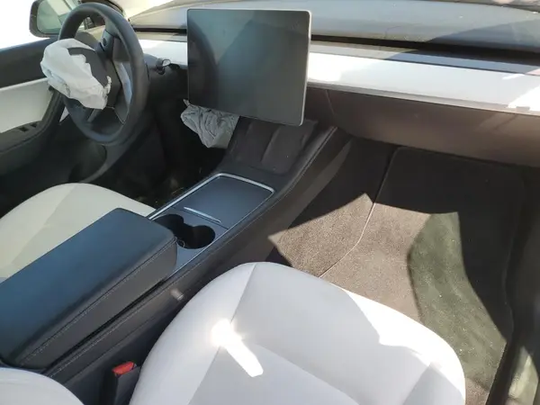 7SAYGDEE6NF309803 2022 TESLA MODEL Y - Image 8