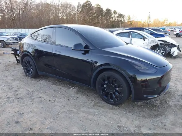 7SAYGDEE6NF311146 2022 TESLA MODEL Y - Image 1