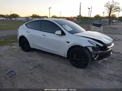 7SAYGDEE6NF313110 2022 TESLA MODEL Y