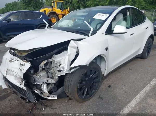 7SAYGDEE6NF313690 2022 TESLA MODEL Y - Image 2