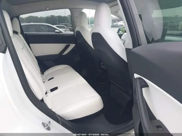 7SAYGDEE6NF313690 2022 TESLA MODEL Y - Image 8