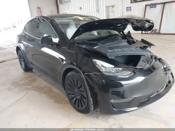 7SAYGDEE6NF315231 2022 TESLA MODEL Y - Image 1