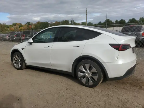 7SAYGDEE6NF319750 2022 TESLA MODEL Y - Image 2