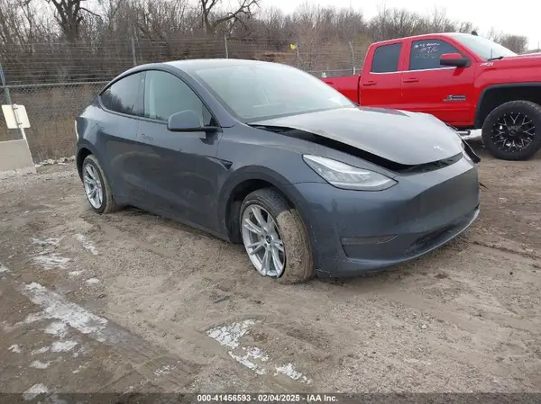 7SAYGDEE6NF322308 2022 TESLA MODEL Y - Image 1