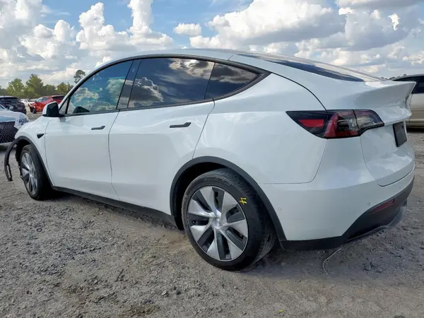 7SAYGDEE6NF327170 2022 TESLA MODEL Y - Image 2