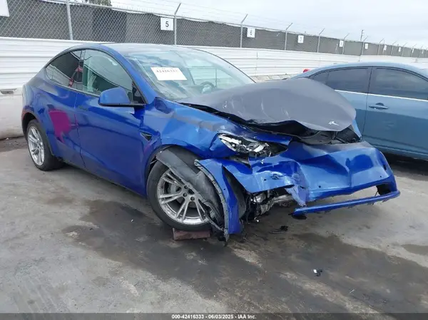 7SAYGDEE6NF331199 2022 TESLA MODEL Y - Image 1