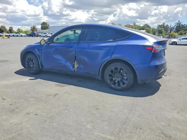 7SAYGDEE6NF339593 2022 TESLA MODEL Y - Image 2