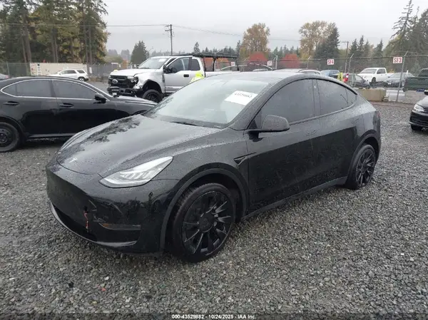 7SAYGDEE6NF340050 2022 TESLA MODEL Y - Image 2
