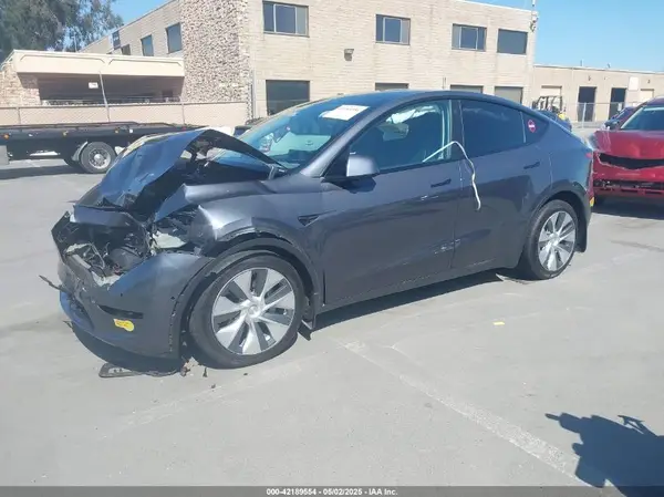 7SAYGDEE6NF344583 2022 TESLA MODEL Y - Image 2
