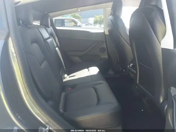 7SAYGDEE6NF344583 2022 TESLA MODEL Y - Image 8