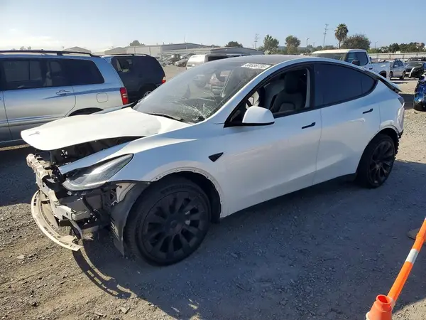 7SAYGDEE6NF345121 2022 TESLA MODEL Y - Image 1