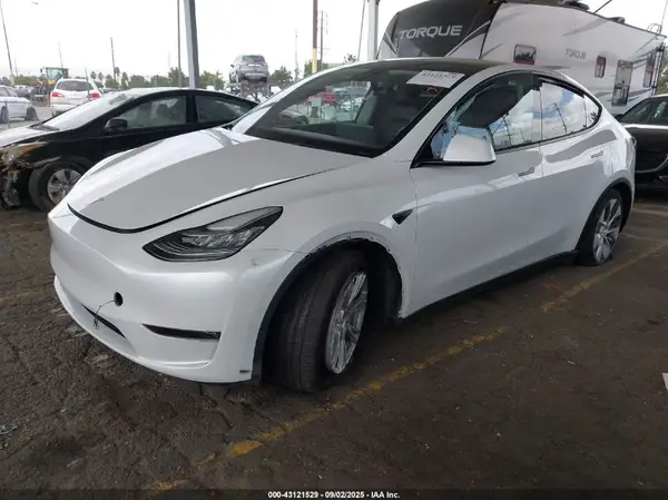 7SAYGDEE6NF345426 2022 TESLA MODEL Y - Image 2