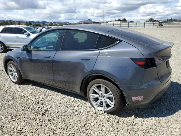7SAYGDEE6NF346754 2022 TESLA MODEL Y - Image 2