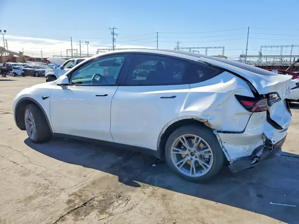 7SAYGDEE6NF351825 2022 TESLA MODEL Y - Image 2