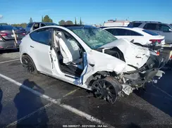 7SAYGDEE6NF353400 2022 TESLA MODEL Y