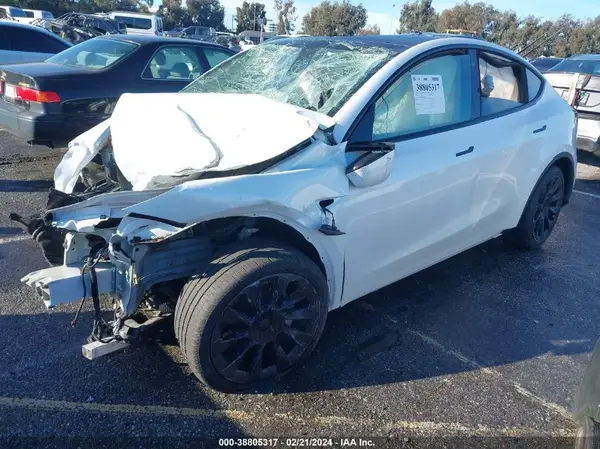 7SAYGDEE6NF353400 2022 TESLA MODEL Y - Image 2