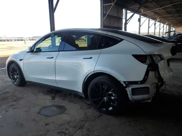 7SAYGDEE6NF354403 2022 TESLA MODEL Y - Image 2