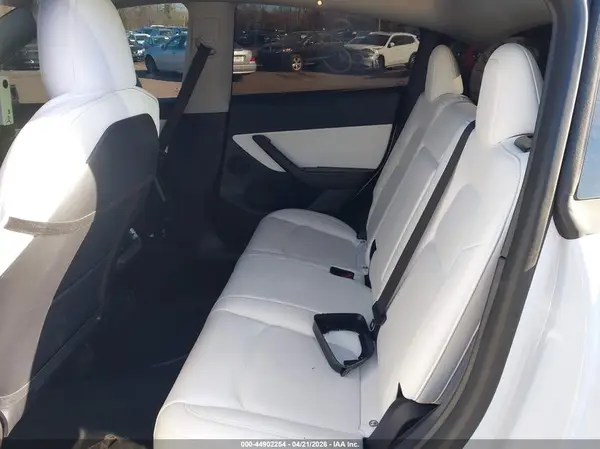 7SAYGDEE6NF355437 2022 TESLA MODEL Y - Image 8