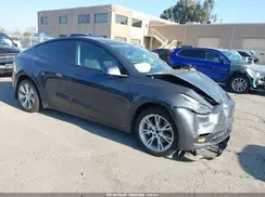 7SAYGDEE6NF357642 2022 TESLA MODEL Y