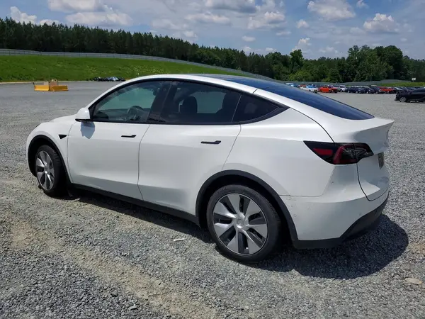 7SAYGDEE6NF358144 2022 TESLA MODEL Y - Image 2