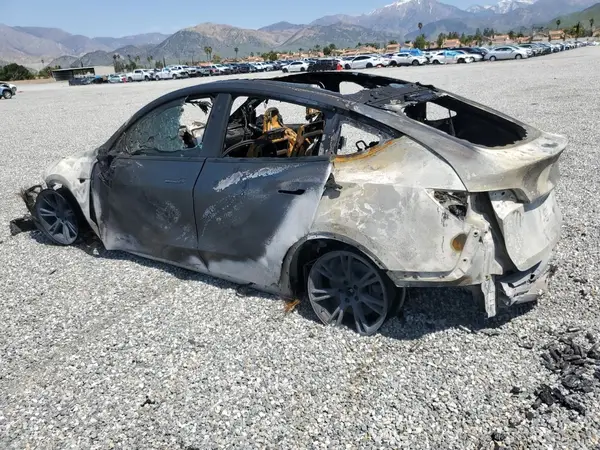 7SAYGDEE6NF362582 2022 TESLA MODEL Y - Image 2