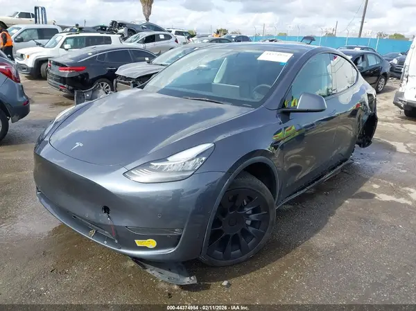 7SAYGDEE6NF363179 2022 TESLA MODEL Y - Image 2