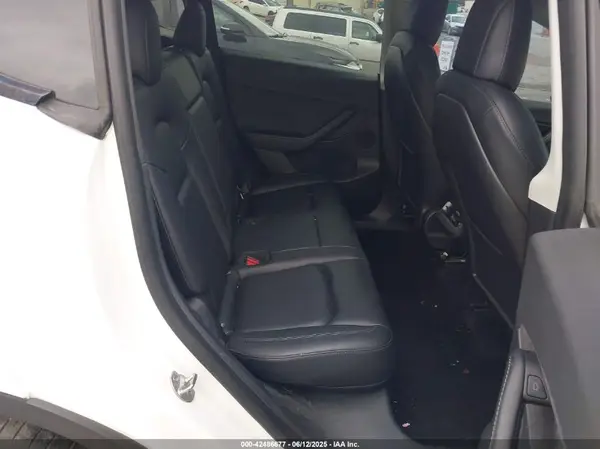 7SAYGDEE6NF364669 2022 TESLA MODEL Y - Image 8