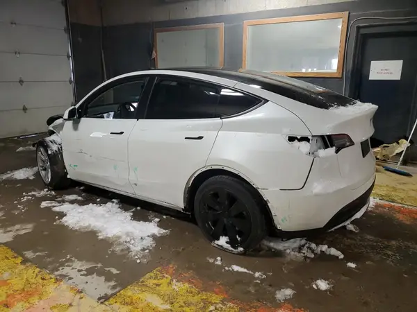7SAYGDEE6NF366938 2022 TESLA MODEL Y - Image 2