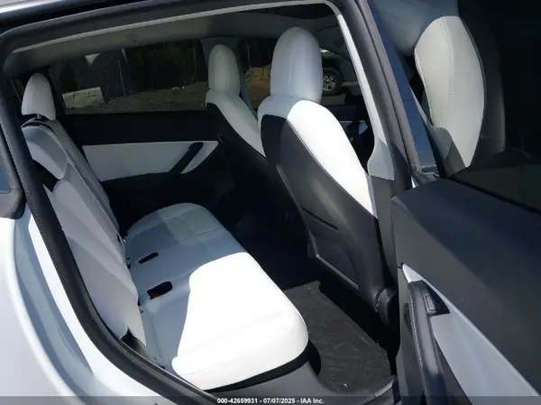 7SAYGDEE6NF367300 2022 TESLA MODEL Y - Image 8