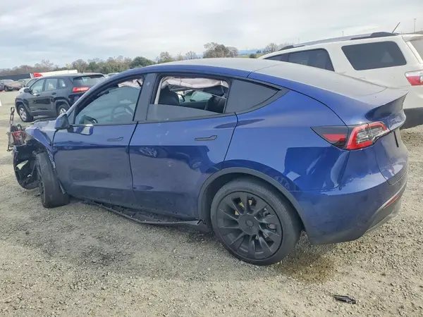 7SAYGDEE6NF367538 2022 TESLA MODEL Y - Image 2