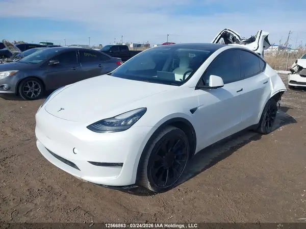 7SAYGDEE6NF368432 2022 TESLA MODEL Y - Image 2