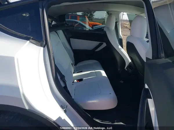 7SAYGDEE6NF368432 2022 TESLA MODEL Y - Image 8