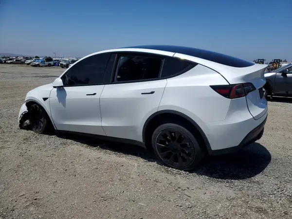 7SAYGDEE6NF371069 2022 TESLA MODEL Y - Image 2