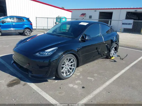 7SAYGDEE6NF376675 2022 TESLA MODEL Y - Image 2