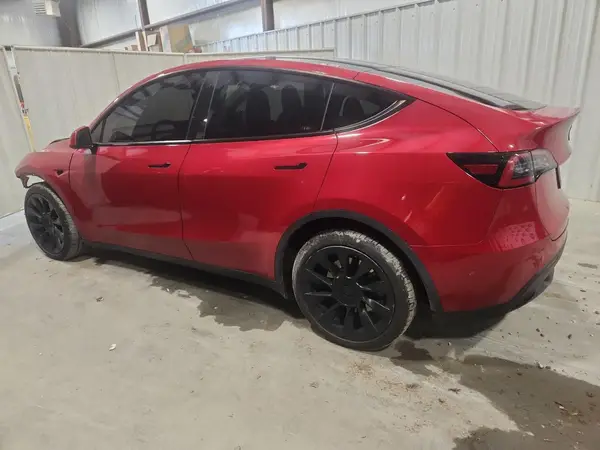 7SAYGDEE6NF385571 2022 TESLA MODEL Y - Image 2