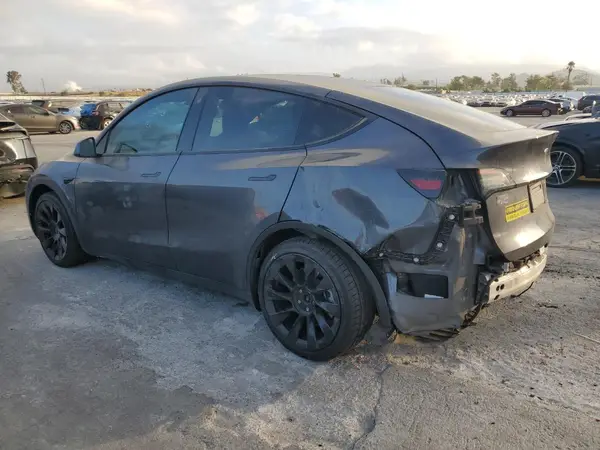 7SAYGDEE6NF386915 2022 TESLA MODEL Y - Image 2