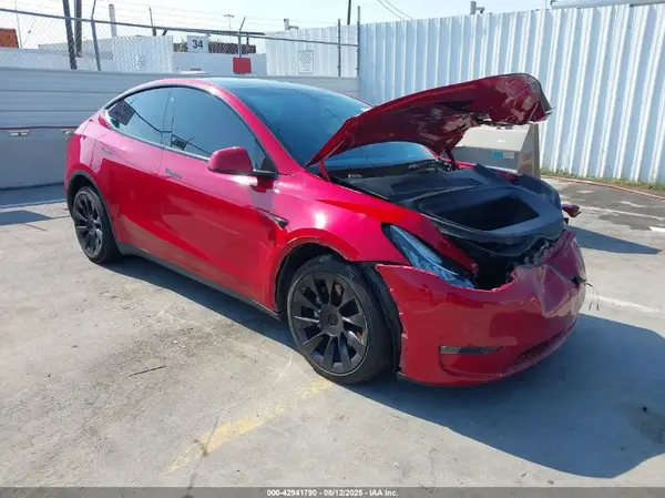 7SAYGDEE6NF387031 2022 TESLA MODEL Y - Image 1