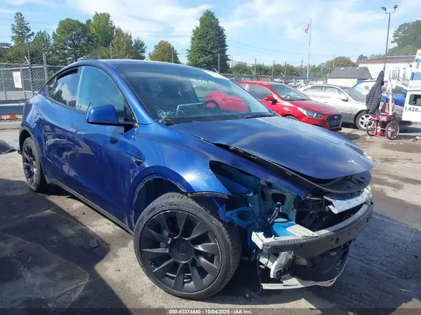 7SAYGDEE6NF387059 2022 TESLA MODEL Y - Image 1