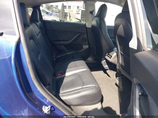 7SAYGDEE6NF387059 2022 TESLA MODEL Y - Image 8