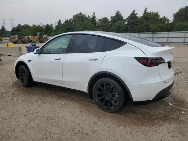 7SAYGDEE6NF387868 2022 TESLA MODEL Y - Image 2