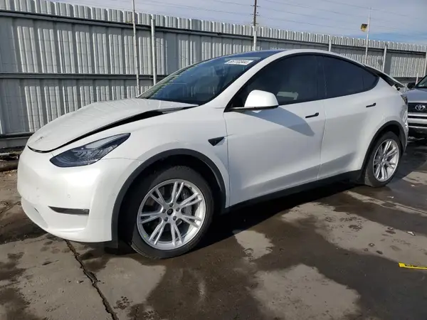 7SAYGDEE6NF388440 2022 TESLA MODEL Y - Image 1