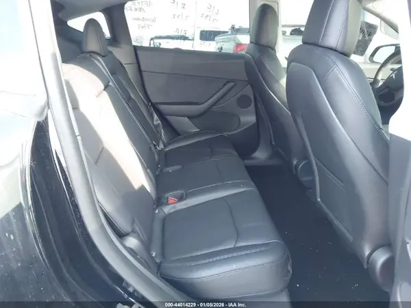 7SAYGDEE6NF390866 2022 TESLA MODEL Y - Image 8